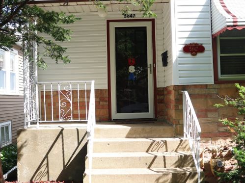 5847 Medina Ave, Chicago, IL 60646-5303