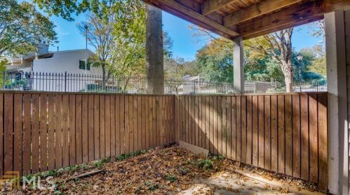 2 Finch Dr, Atlanta GA  30315-6502 exterior