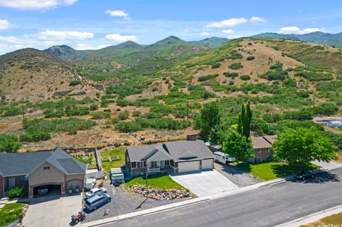 292 Cherry Ln, Payson, UT 84655-8283