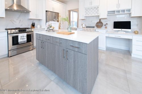 140 Plumstead Dr, East Freehold NJ  07728-9513 exterior