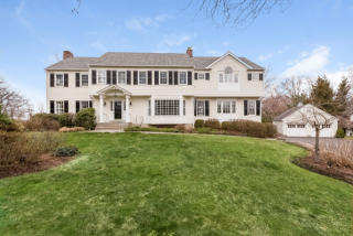 71 Peach Hill Rd, Tokeneke, CT 06820-2821