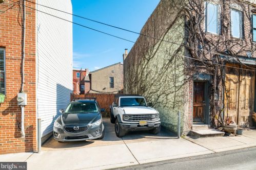 922 4 St, Philadelphia PA 19147-4104 exterior