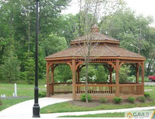 203 Liddle Ave, Edison, NJ 08837-3154