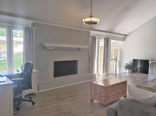 1535 Kincaid Rd, Marietta, GA 30066-6435