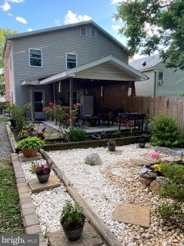 125 North St, Carlisle PA  17013-2431 exterior