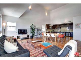 4211 Redwood Ave, Los Angeles CA  90066-5639 exterior