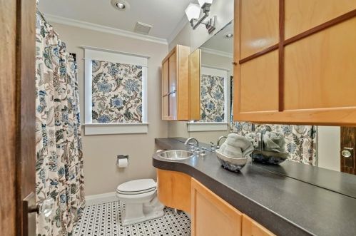 854 Highland Ter, Atlanta GA  30306-3412 exterior