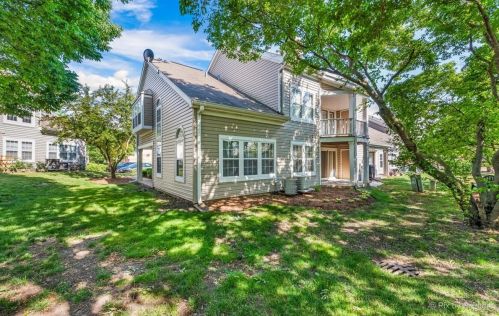 1276 Clare Ct, Carol Stream IL  60188-6011 exterior