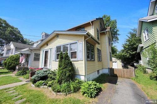 226 Depew St, Dumont, NJ 07628-2527