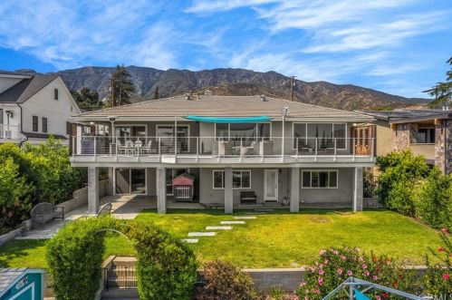 450 25 St, Upland CA 91784-8338 exterior