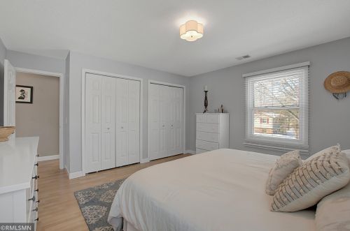 4258 Dunrovin Ln, Saint Paul MN 55123-1725 exterior