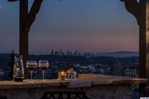 1750 Cielito Dr, Glendale, CA 91207-1024