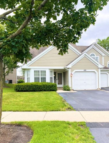 672 Kingsbridge Dr, Carol Stream IL  60188-4369 exterior