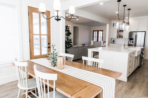 379 Sarah St, Providence UT 84332-9637 exterior