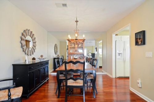 1011 Camden Ct, Atlanta GA  30327-4276 exterior