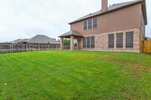 10065 Red Bluff Ln, Fort Worth TX  76177-7402 exterior