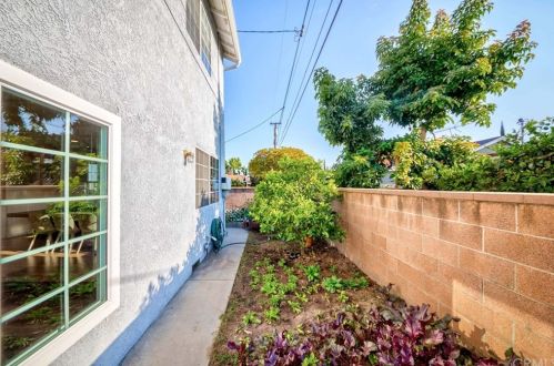 633 Neptune St, Anaheim CA  92804-2660 exterior