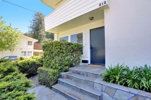 210 Miller Ave, Mill Valley, CA 94941-2714