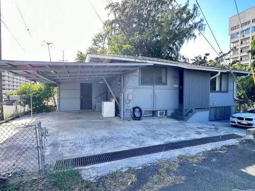 1734 Huna St, Honolulu HI  96817-2438 exterior