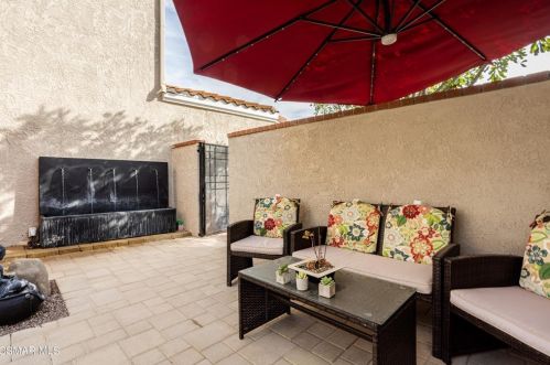 865 Links Vw Dr, Simi Valley CA 93065-6661 exterior