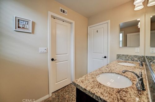 68 Prickly Pear, Irvine CA  92618-8856 exterior