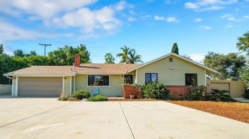 2045 Catalina Ave, Vista, CA 92084-4803