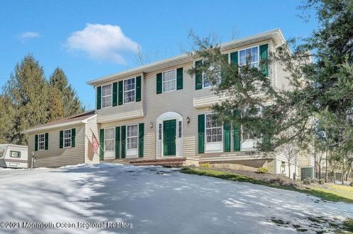 8 Sunny Woods Ln, Jackson Twp, NJ 08527-1147