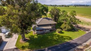 6858 Lewis Rd, Vacaville, CA 95687-9450