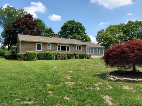 31 Clearview Dr, Dover NJ  07869-1304 exterior