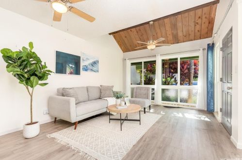 525 Pepeekeo St, Honolulu, HI 96825-1137
