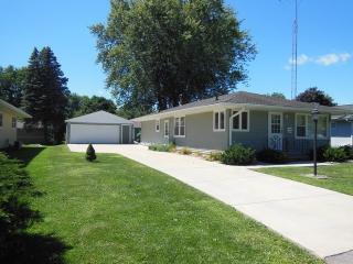 804 Kay St, Little Rock, IL 60545-1942