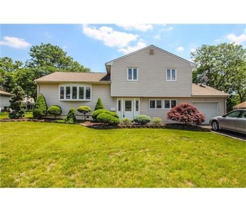 55 Creemer Ave, Iselin, NJ 08830-2154