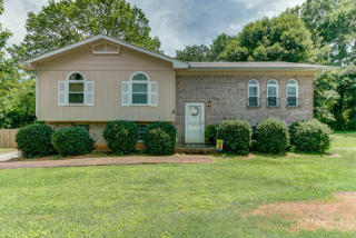 842 Valleywood Cir, Hixson, TN 37343-2447