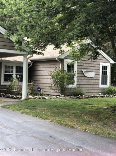 2 Wales Ct, Lacey, NJ 08731-5659