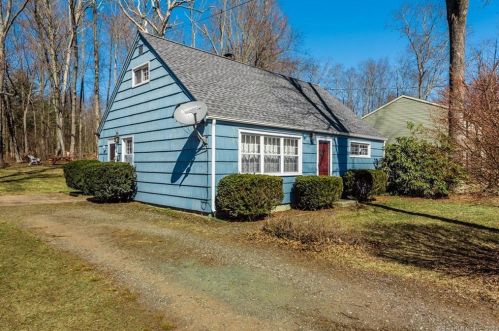 11 Hickory Rd, East Hampton, CT 06447-1217