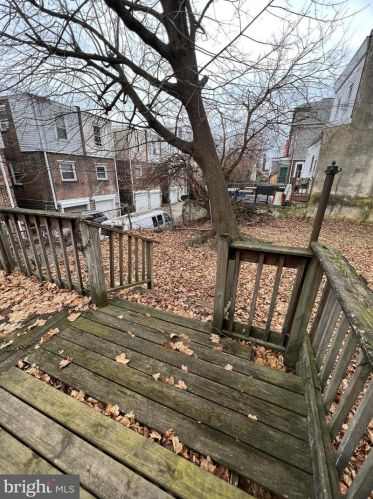 5129 10th St, Philadelphia PA 19123-3819 exterior