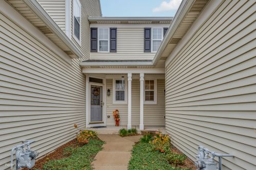 2887 Gypsum Cir, Naperville, IL 60564-4748