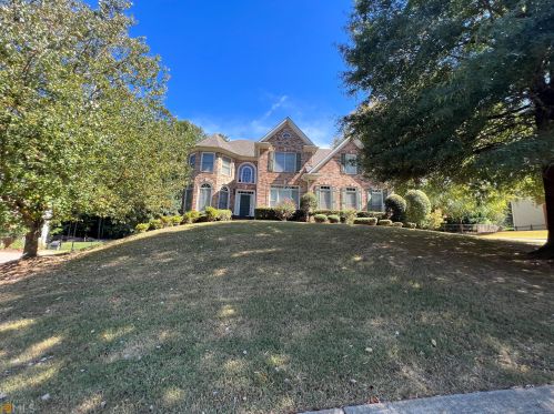 1875 Chattahoochee Run Dr, Suwanee, GA 30024-8363
