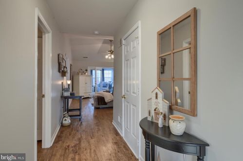 12 Mill Pond Dr, Lancaster PA  17603-7411 exterior