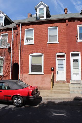 539 Strawberry St, Lancaster PA  17602-4466 exterior