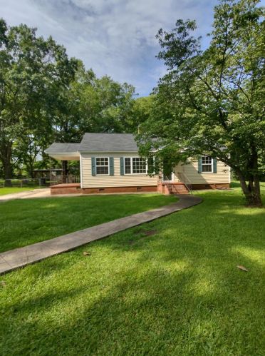 425 Bauskett St, Meeting Street, SC 29824-4501
