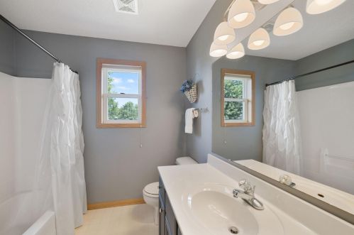 8009 Greenbriar Ln, Saint Paul MN  55125-8472 exterior