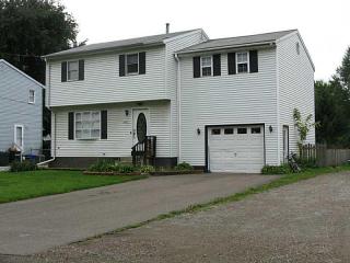 1932 Garloch Dr, Erie PA  16505-2834 exterior