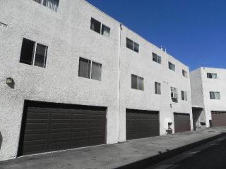 7785 Via Cassano, Burbank, CA 91504-1102
