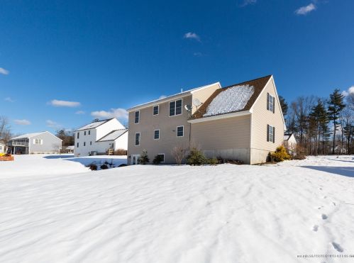 3 Ireland Dr, Berwick ME  03901-2108 exterior