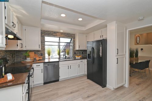 2554 Holly View Ct, Pacheco, CA 94553-3458