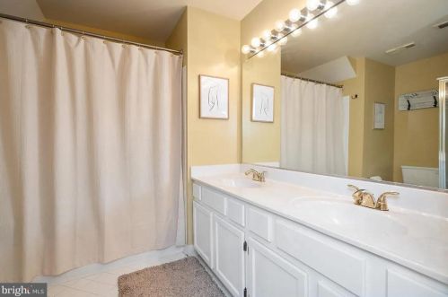 4068 Chetham Way, Woodbridge VA  22192-5083 exterior