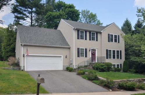 15 Weymouth Ln, Warwick, RI 02818-4229
