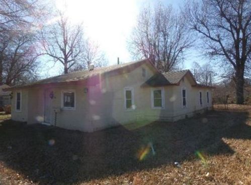 217 Wilson St, Caruth, MO 63857-1656
