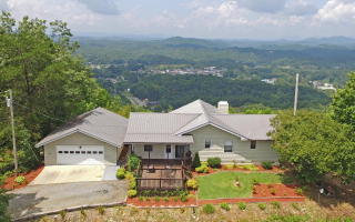 718 Willscott Mountain Dr, Unaka, NC 28906-8859